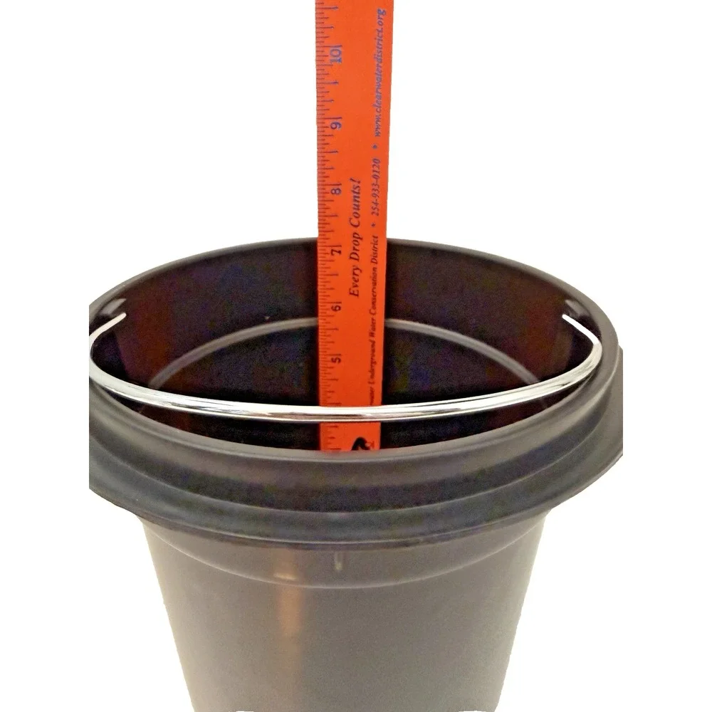 Small Metal White 2 Liter Step Trash Can with Removable Liner 9.5
